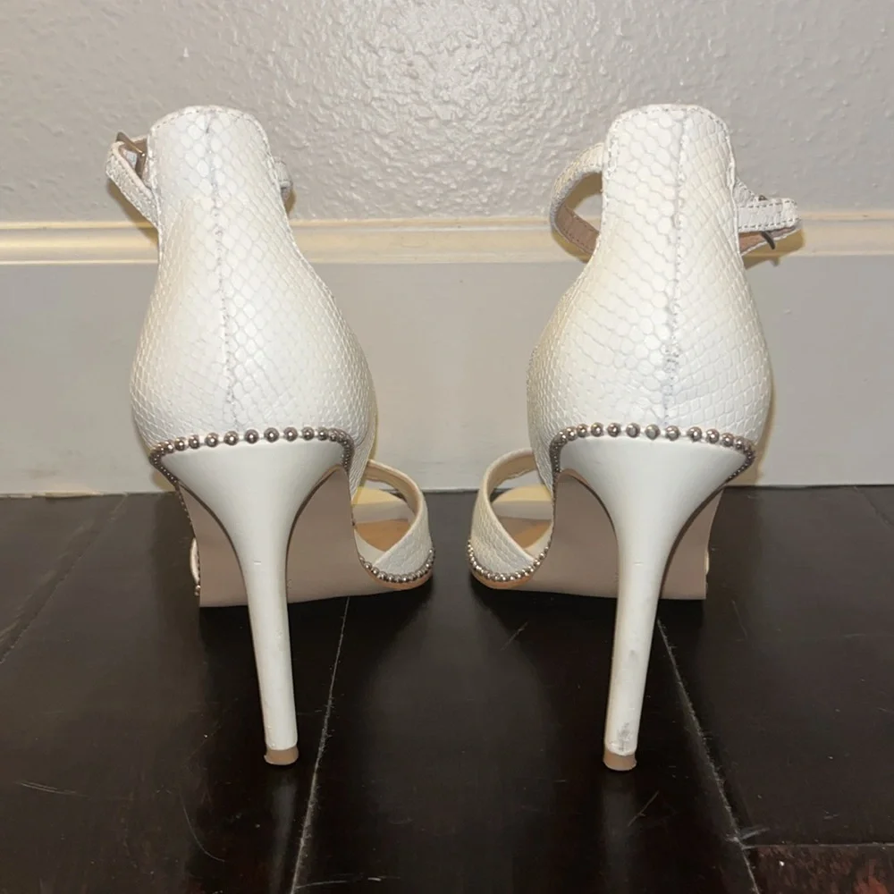 BCBG white Jessika dress sandals - Size 10 - Picture 6 of 8